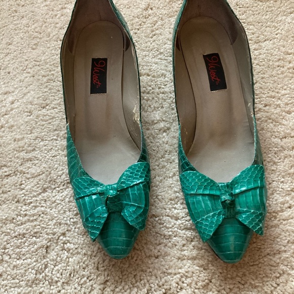 Classy and feminine, actual snake skin, green pumps. Nine West, early 80’s. - Picture 3 of 4